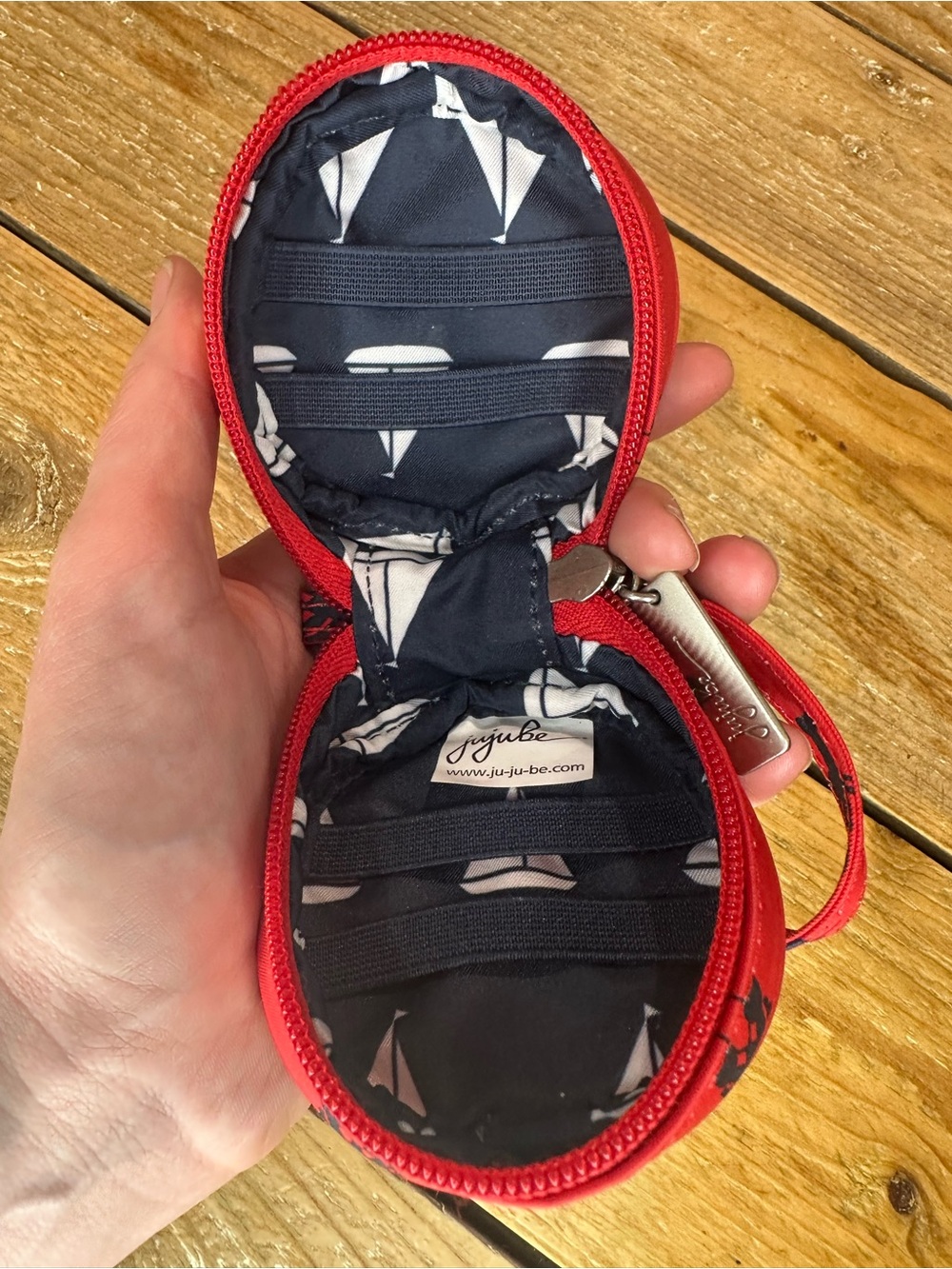 Ju-Ju-Be Red with Navy Lobster Printed Carrying Case - Picture 4 of 7